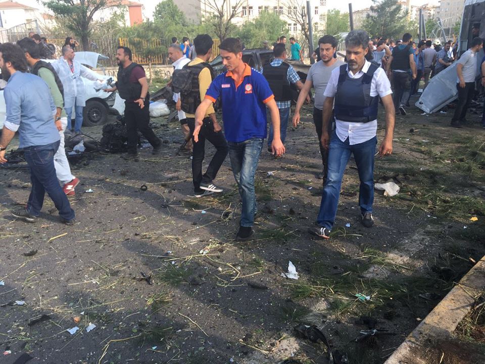 Diyarbakir's Baglar explosion, Diyarbakir, may 10, 2016. (Photos: Kurdistan24/Siddik Eren & Hesen Kako)